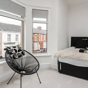 3 Bed House Apartment Liverpool